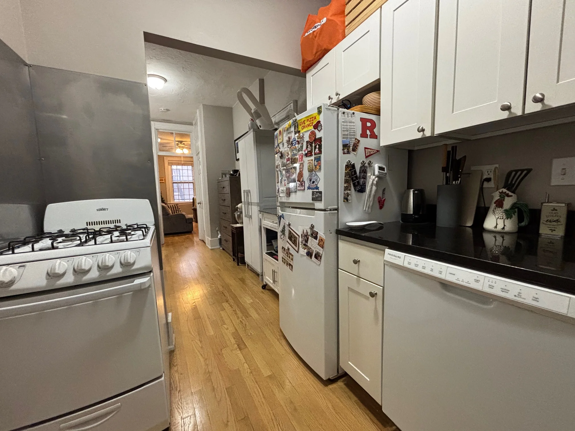 1 bed, 1 bath apartment for rent at 99 Myrtle St Unit 1, Beacon Hill — photo 9 of 11