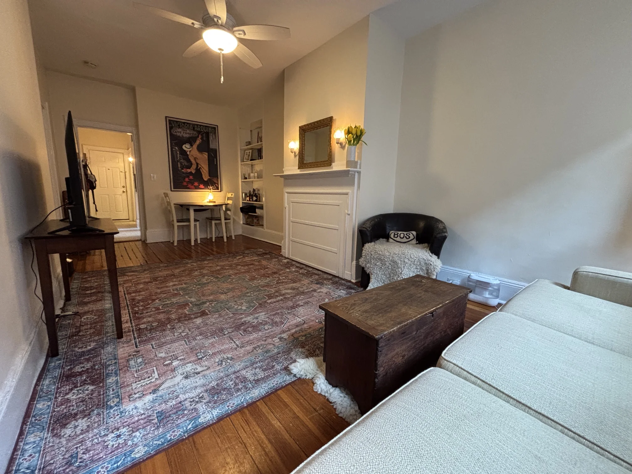 2 bed, 1 bath apartment for rent at 99 Myrtle St Unit 2, Beacon Hill — photo 3 of 14