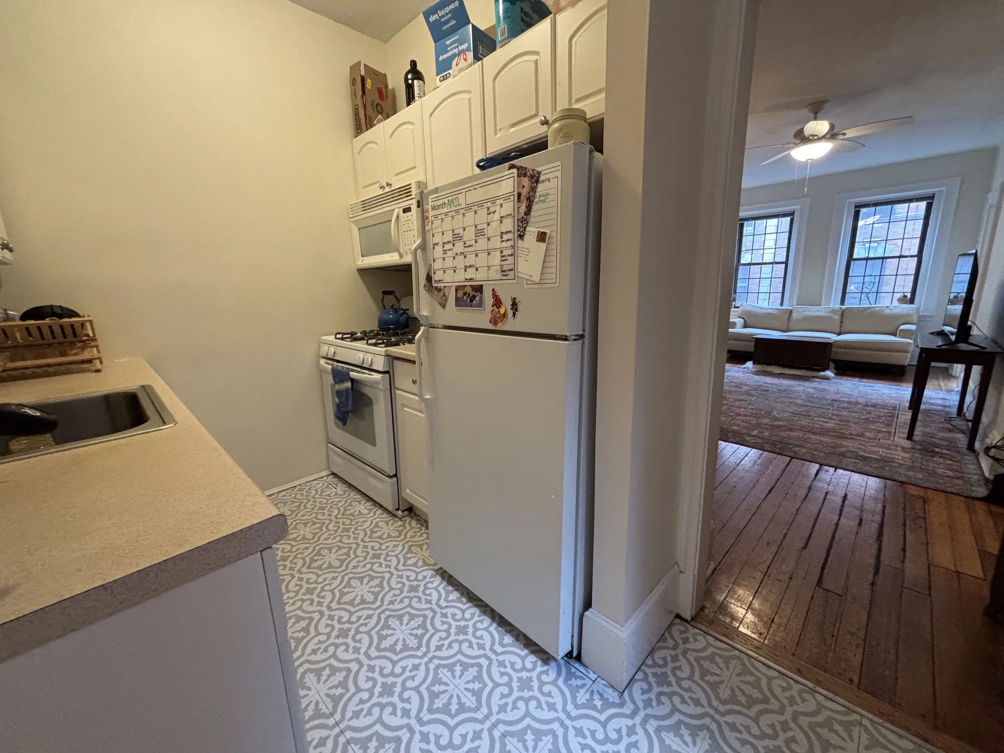 2 bed, 1 bath apartment for rent at 99 Myrtle St Unit 2, Beacon Hill — photo 11 of 14