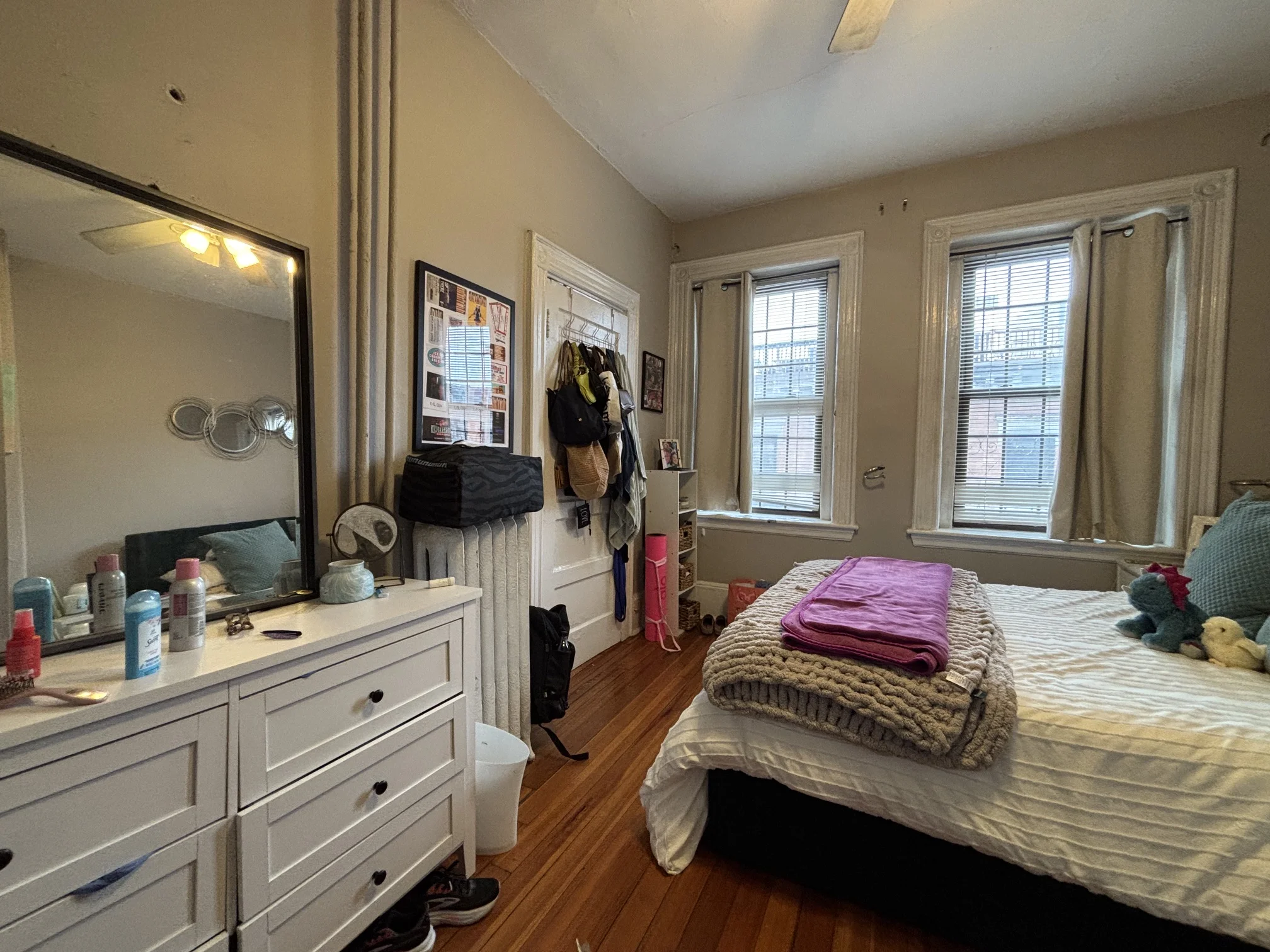 3 bed, 1 bath apartment for rent at 99 Myrtle St Unit 6, Beacon Hill — photo 6 of 15