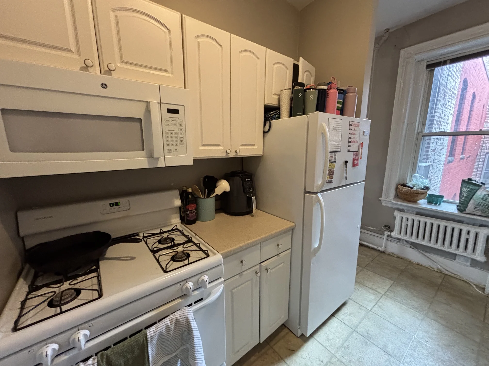 3 bed, 1 bath apartment for rent at 99 Myrtle St Unit 6, Beacon Hill — photo 13 of 15
