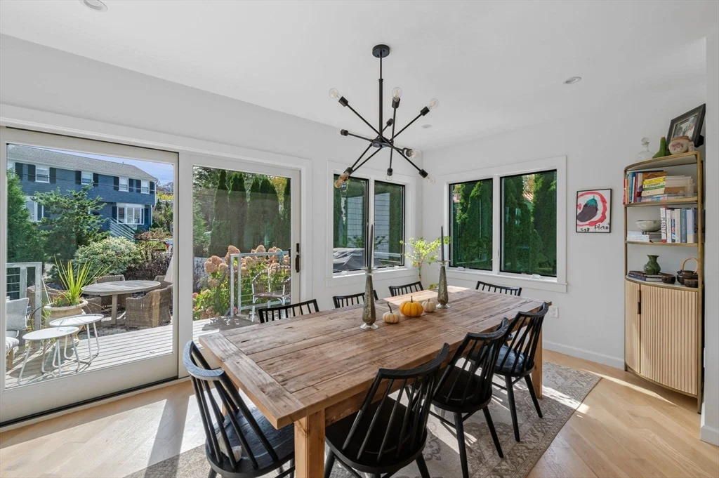 3 bed, 3 bath apartment for rent at 99 Naugus Ave, Marblehead — photo 9 of 27