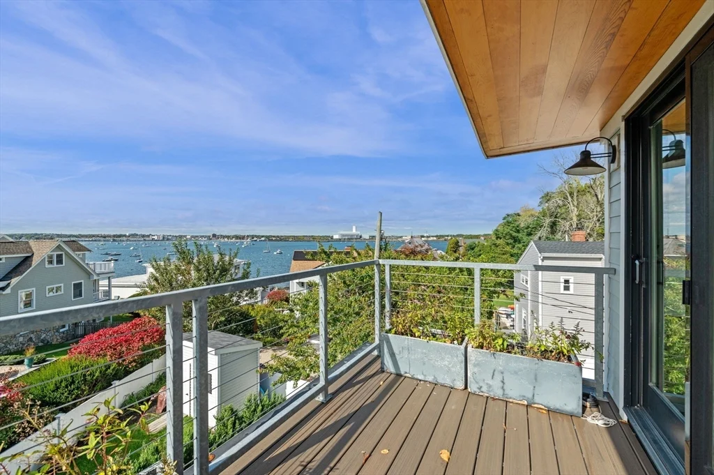 3 bed, 3 bath apartment for rent at 99 Naugus Ave, Marblehead — photo 25 of 27
