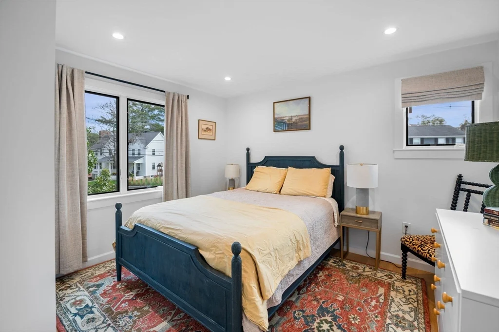 3 bed, 3 bath apartment for rent at 99 Naugus Ave, Marblehead — photo 20 of 27
