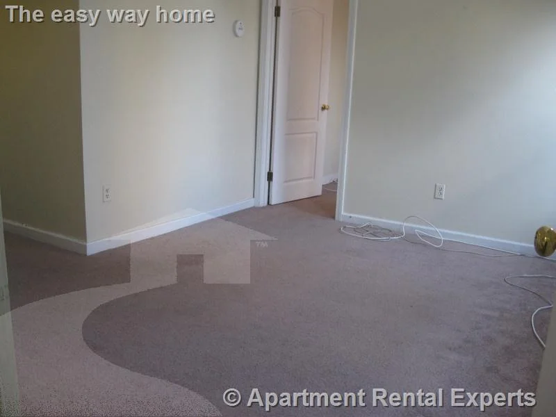 2 bed, 1 bath apartment for rent at 99 Norfolk St Unit 2, Central Square — photo 3 of 8