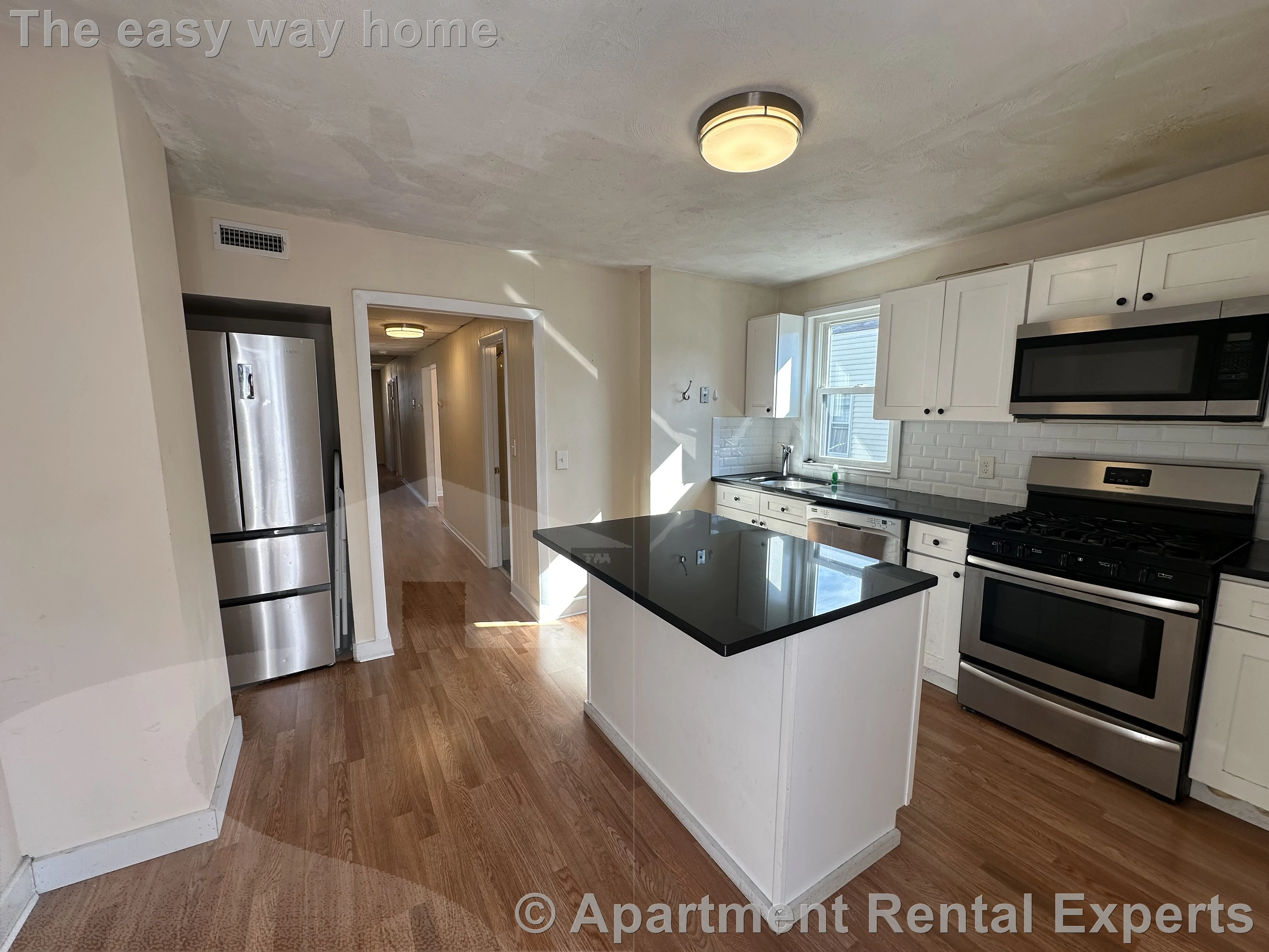 4 bed, 2 bath apartment for rent at 99 Norfolk St Unit 3, Central Square — photo 3 of 18