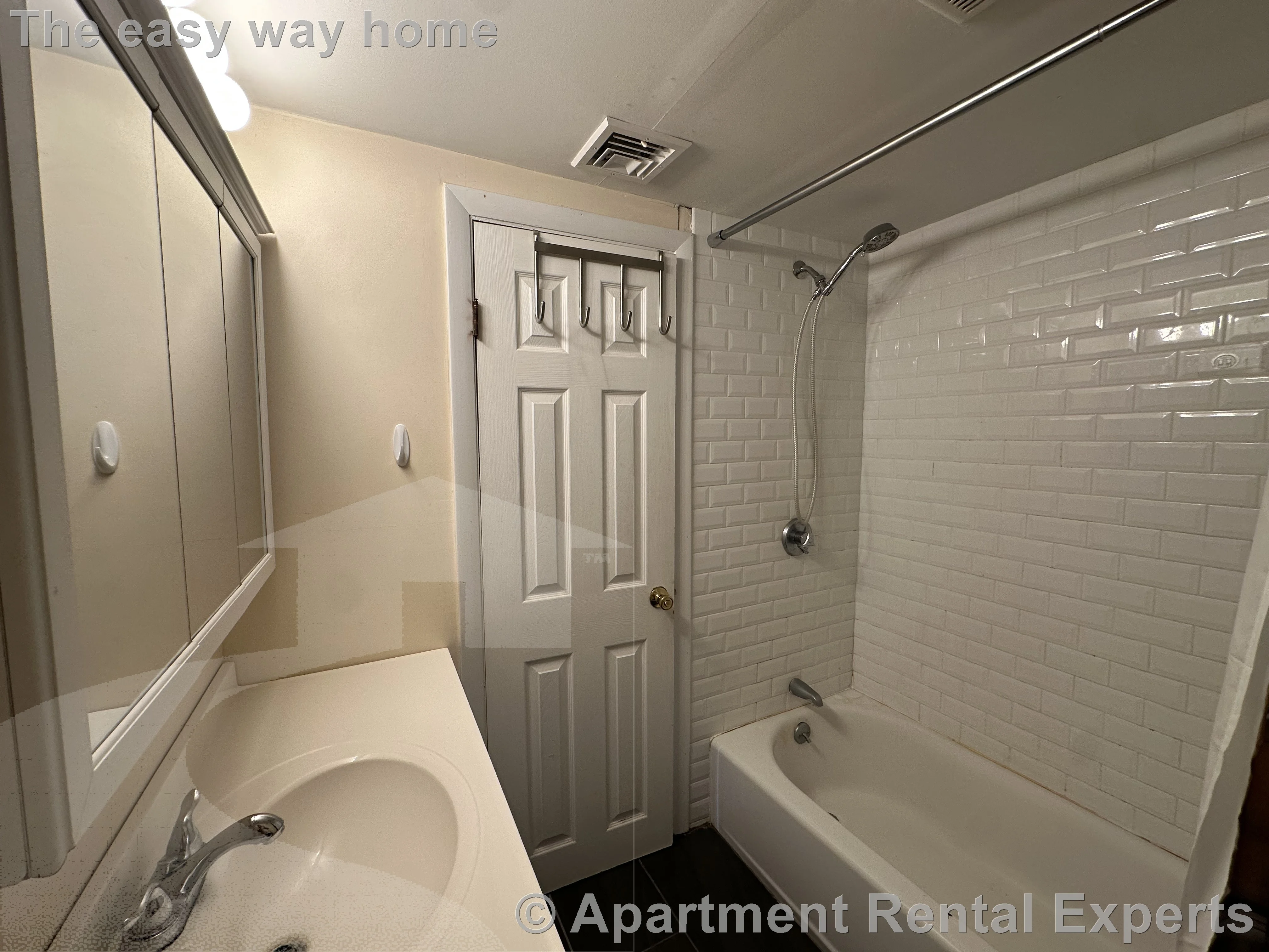 4 bed, 2 bath apartment for rent at 99 Norfolk St Unit 3, Central Square — photo 5 of 18