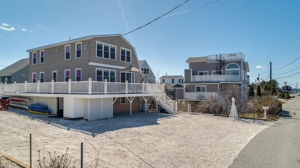4 bed, 2 bath apartment for rent at 99 North Reservation Terr Unit WINTER, Plum Island — photo 3 of 18