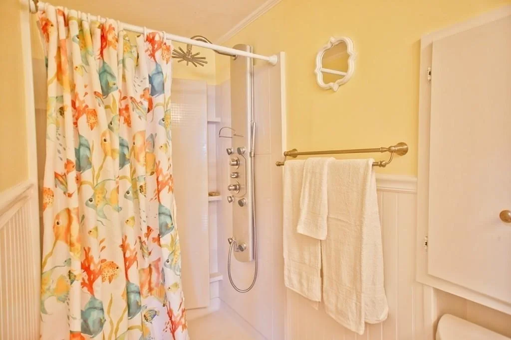 4 bed, 2 bath apartment for rent at 99 North Reservation Terr Unit WINTER, Plum Island — photo 10 of 18