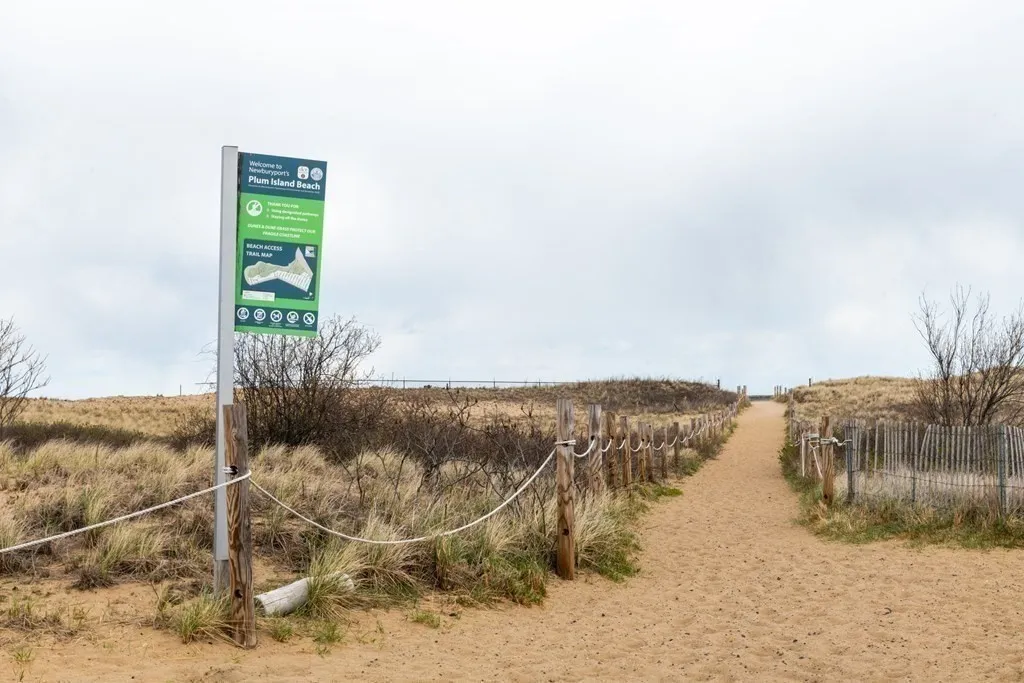 4 bed, 2 bath apartment for rent at 99 North Reservation Terr Unit WINTER, Plum Island — photo 14 of 15