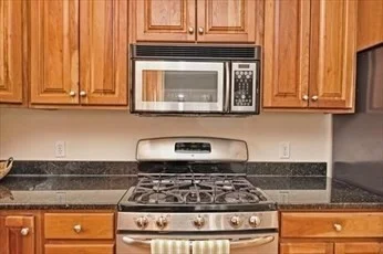 3 bed, 2 bath apartment for rent at 99 North St Unit 99, Newton — photo 8 of 21