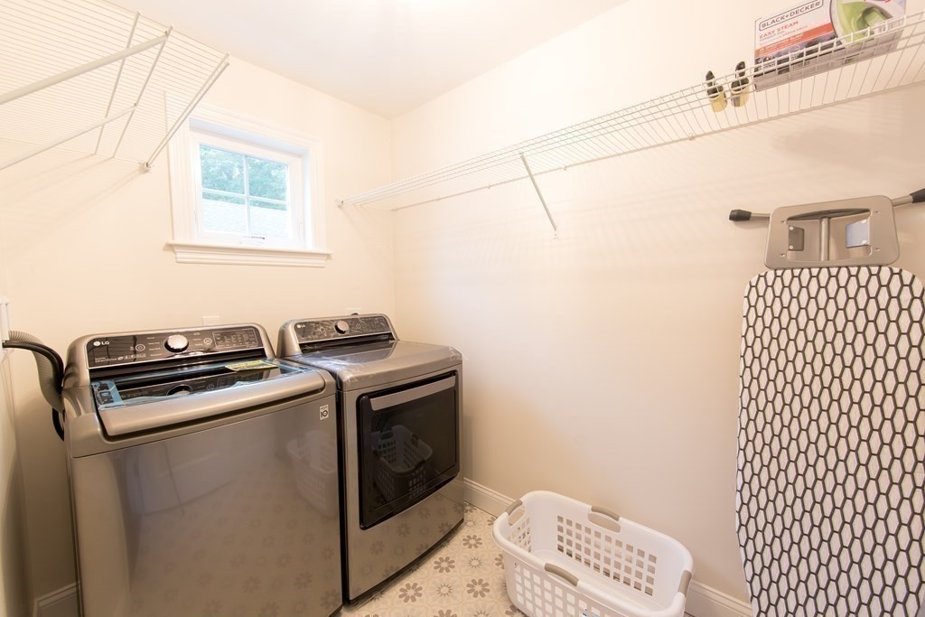 3 bed, 3 bath apartment for rent at 99 Oakdale Ave Unit 1, Oakdale — photo 18 of 21