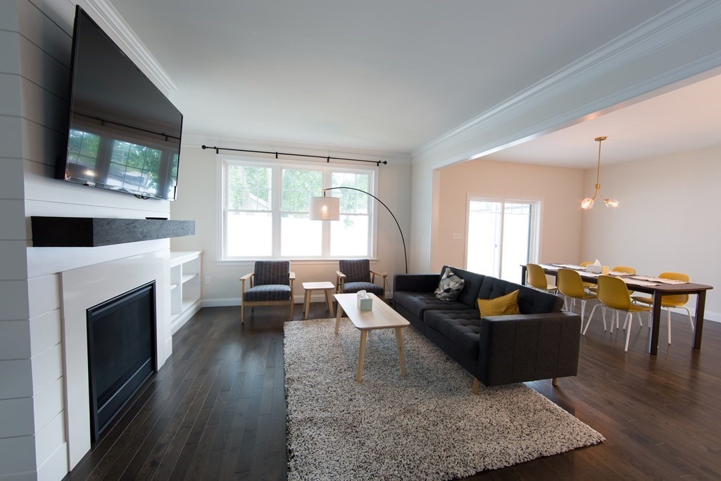 3 bed, 3 bath apartment for rent at 99 Oakdale Ave Unit 1, Oakdale — photo 2 of 21