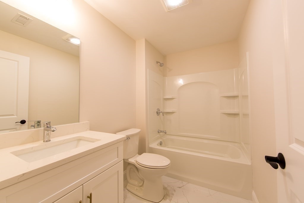 3 bed, 3 bath apartment for rent at 99 Oakdale Ave Unit 1, Oakdale — photo 20 of 21