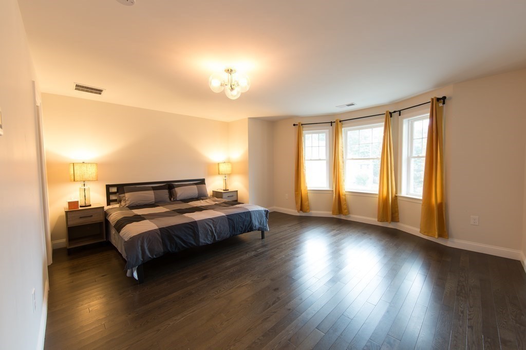 3 bed, 3 bath apartment for rent at 99 Oakdale Ave Unit 1, Oakdale — photo 9 of 21