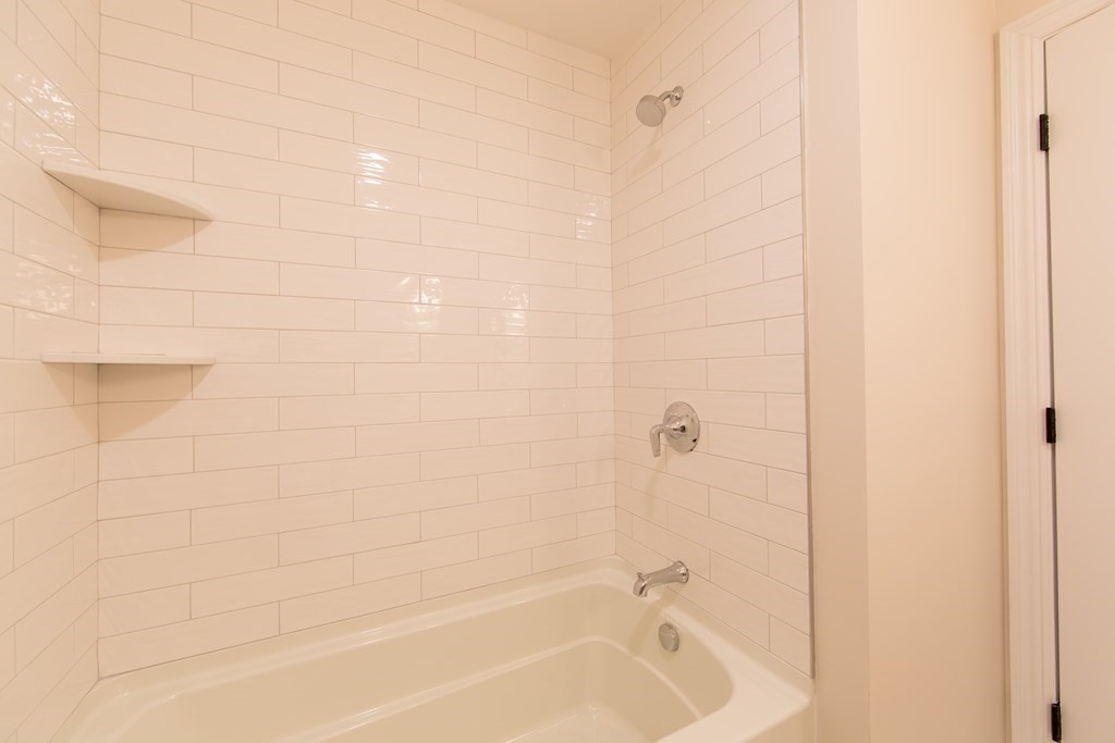 3 bed, 3 bath apartment for rent at 99 Oakdale Ave Unit 1, Oakdale — photo 17 of 21