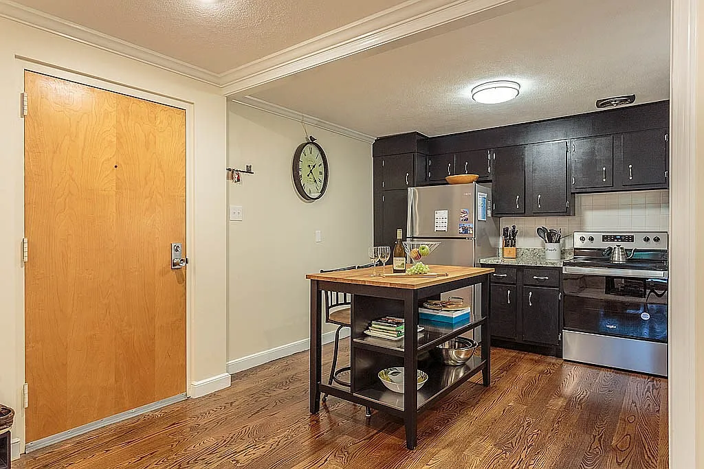 2 bed, 1 bath apartment for rent at 99 Pleasant St Unit 1-3, Watertown — photo 6 of 14