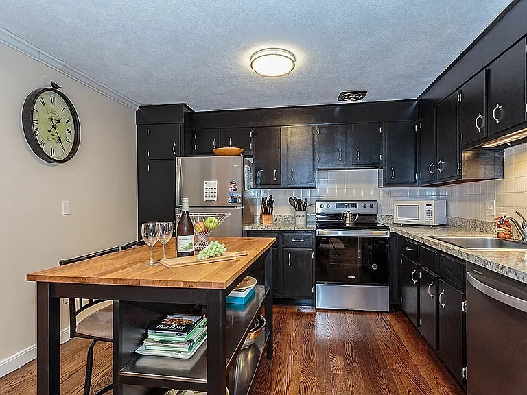 2 bed, 1 bath apartment for rent at 99 Pleasant St Unit 1-3, Watertown — photo 4 of 14