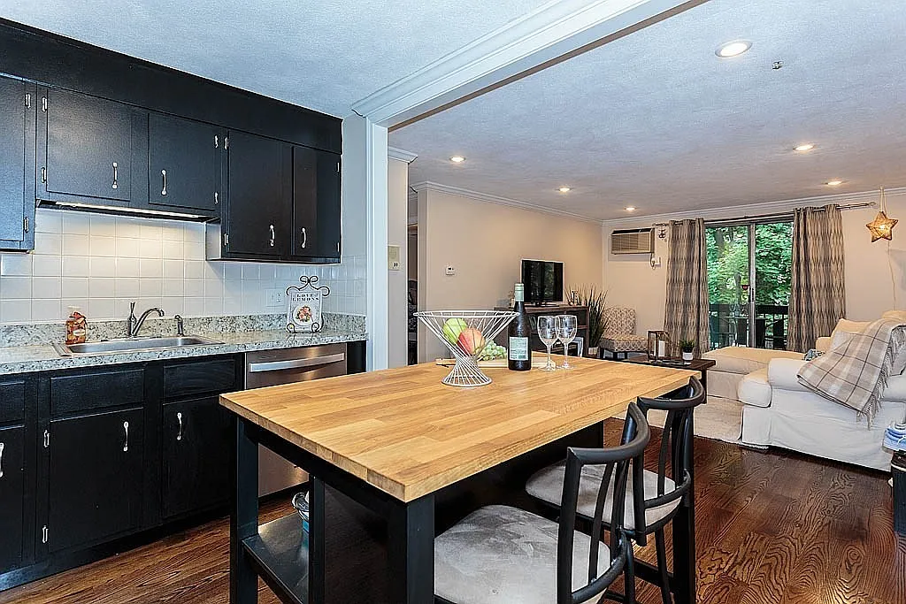 2 bed, 1 bath apartment for rent at 99 Pleasant St Unit 1-3, Watertown — photo 5 of 14