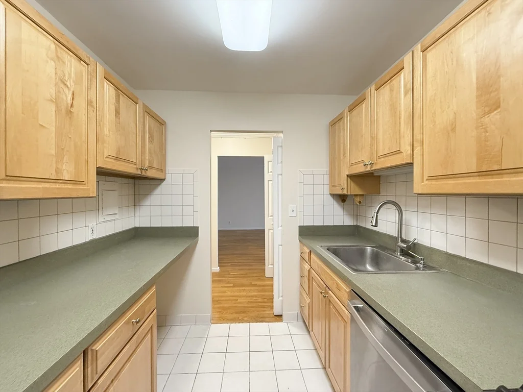 1 bed, 1 bath apartment for rent at 99 Pond Ave Unit 400, Brookline Village — photo 5 of 42