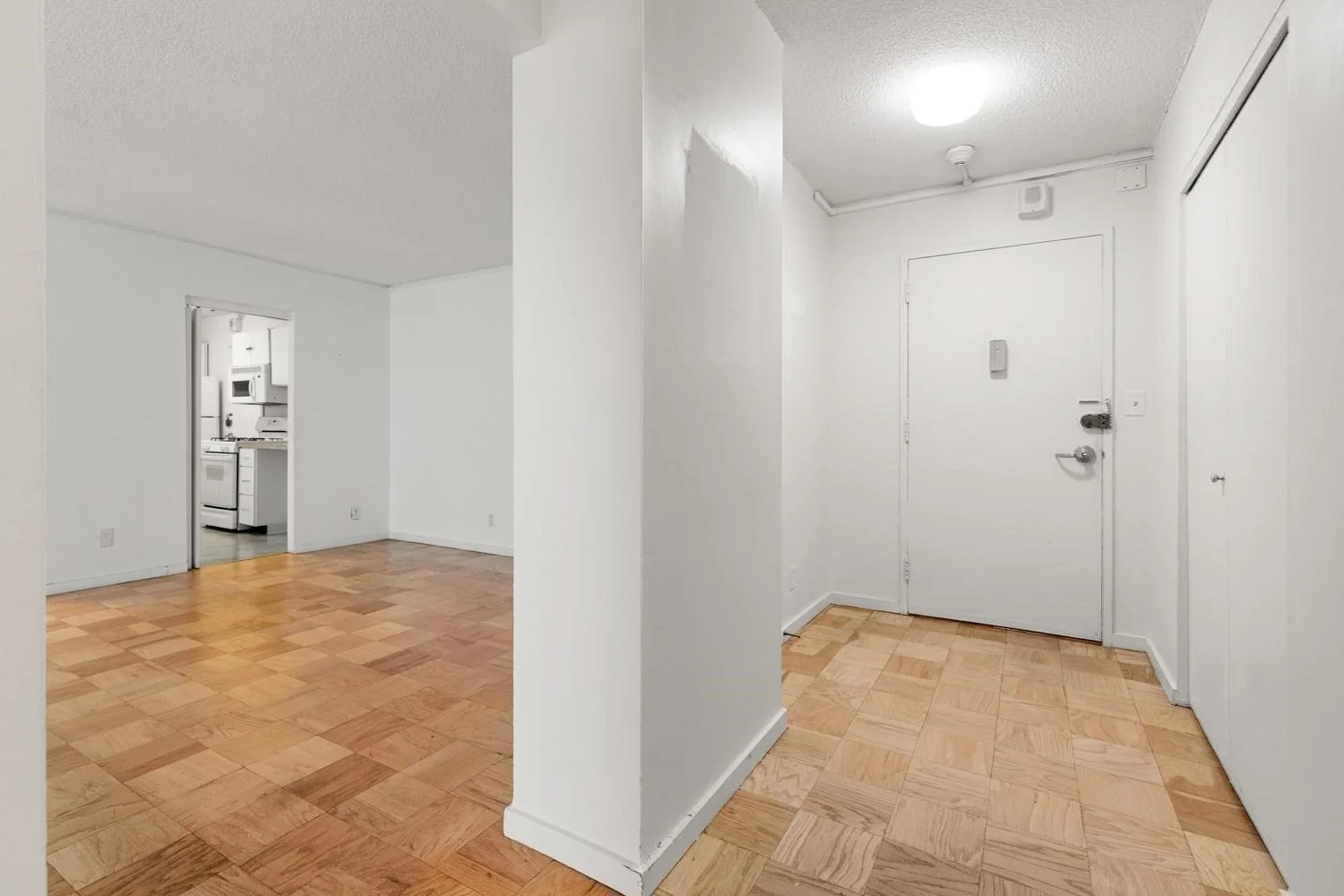 3 bed, 2 bath apartment for rent at 99 Pond Ave Unit 417, Brookline Village — photo 3 of 23