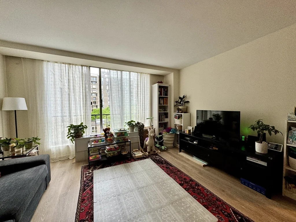 1 bed, 1 bath apartment for rent at 99 Pond Ave Unit 708, Brookline Village — photo 5 of 31