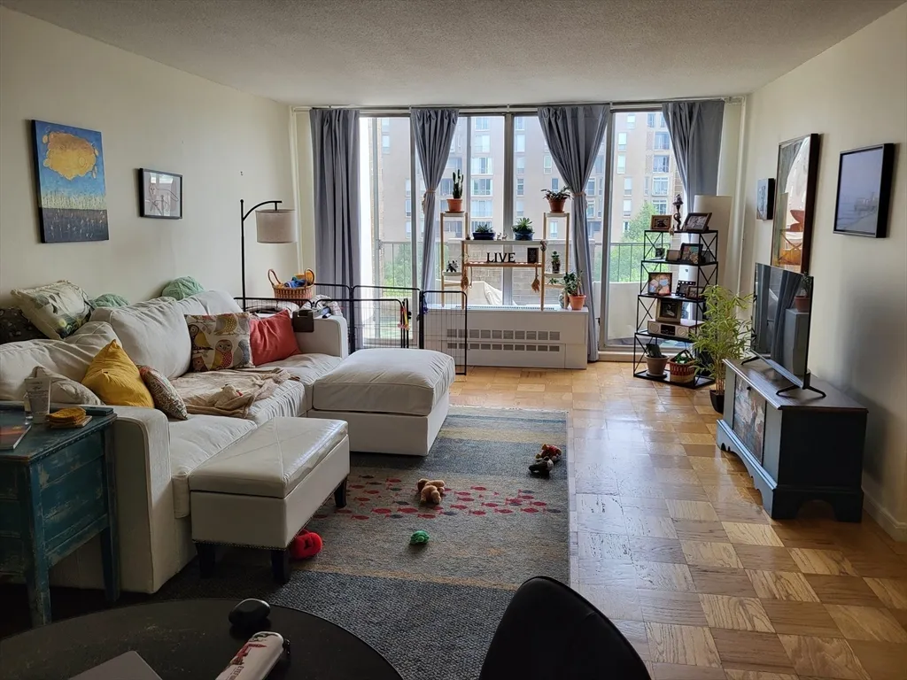 1 bed, 1 bath apartment for rent at 99 Pond Ave Unit 812, Brookline Village — photo 2 of 16