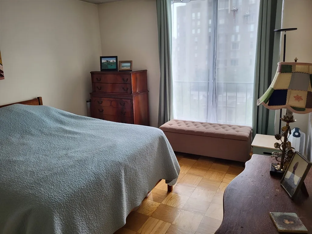 1 bed, 1 bath apartment for rent at 99 Pond Ave Unit 812, Brookline Village — photo 4 of 16