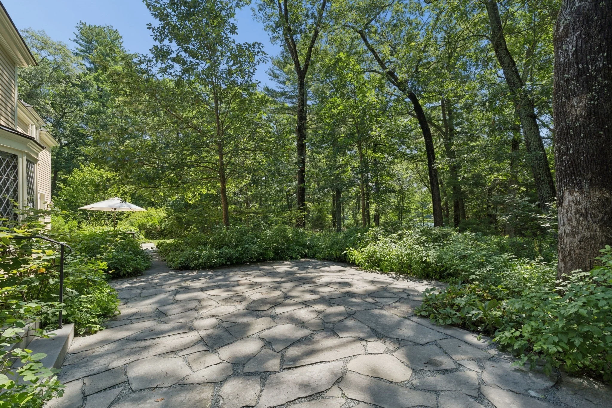 4 bed, 3 bath apartment for rent at 99 Pond Rd Unit 99, Wellesley — photo 33 of 40