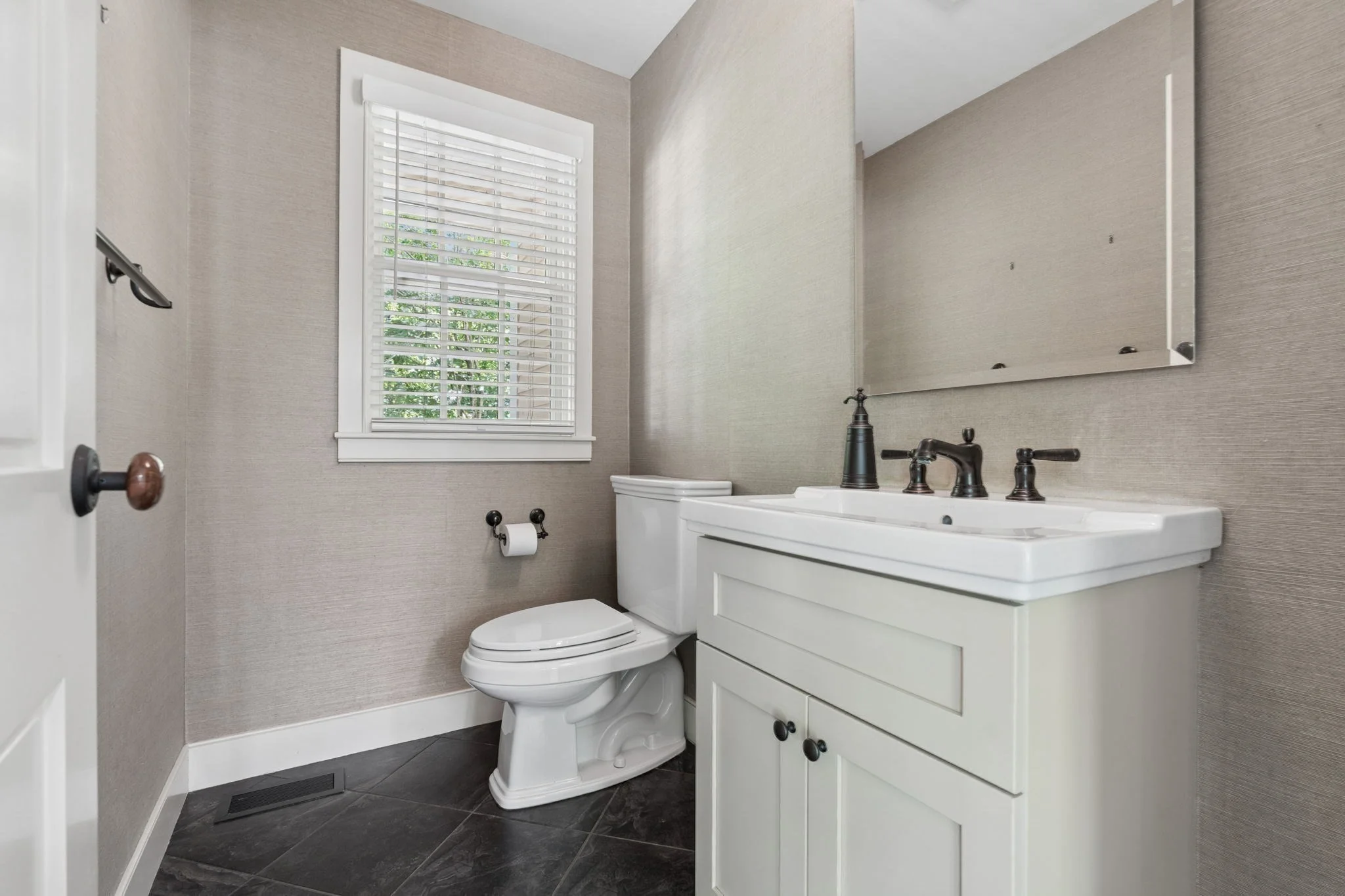 4 bed, 3 bath apartment for rent at 99 Pond Rd Unit 99, Wellesley — photo 13 of 40