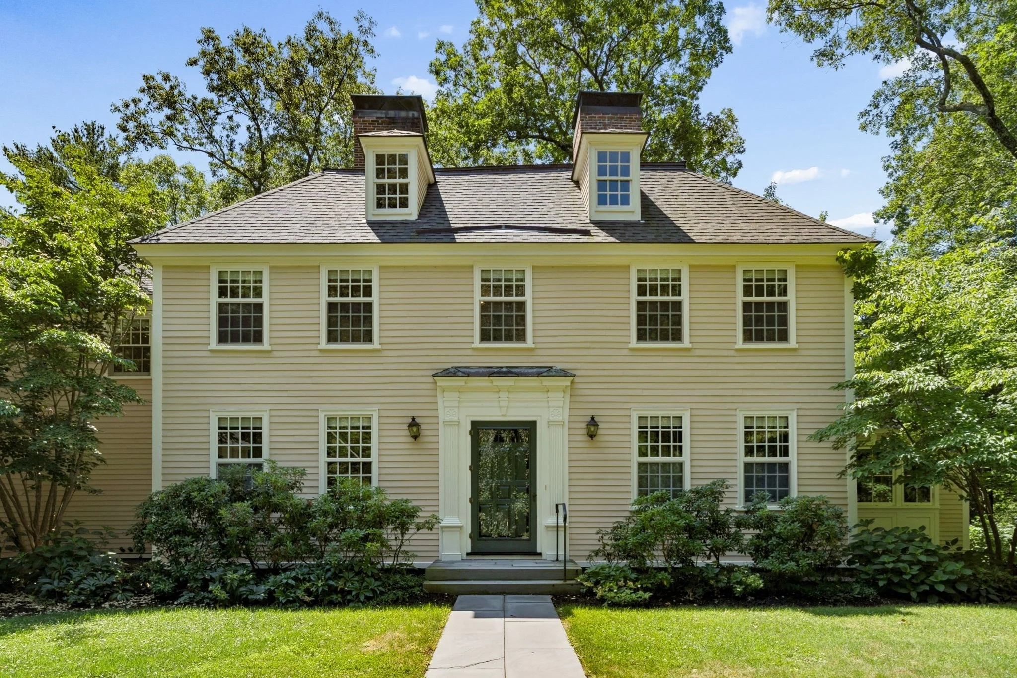 4 bed, 3 bath apartment for rent at 99 Pond Rd Unit 99, Wellesley — photo 2 of 40
