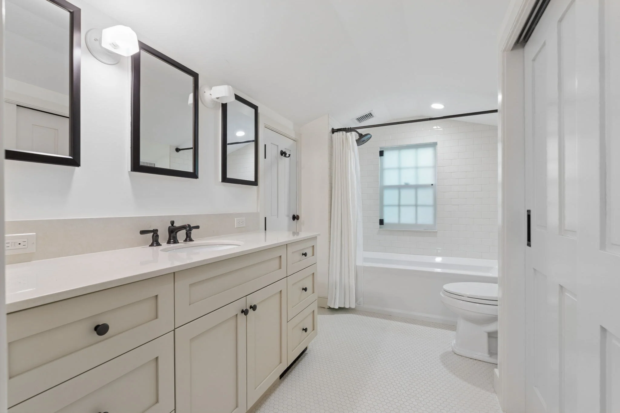 4 bed, 3 bath apartment for rent at 99 Pond Rd Unit 99, Wellesley — photo 28 of 40