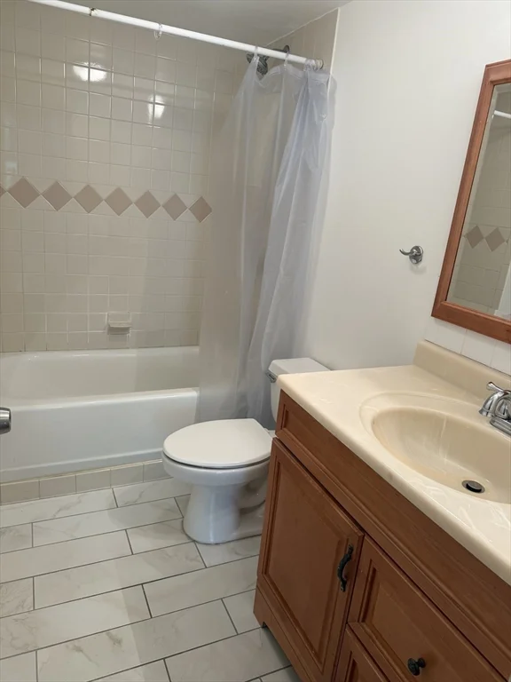 2 bed, 2 bath apartment for rent at 99 Pond Unit 422, Brookline Village — photo 5 of 14