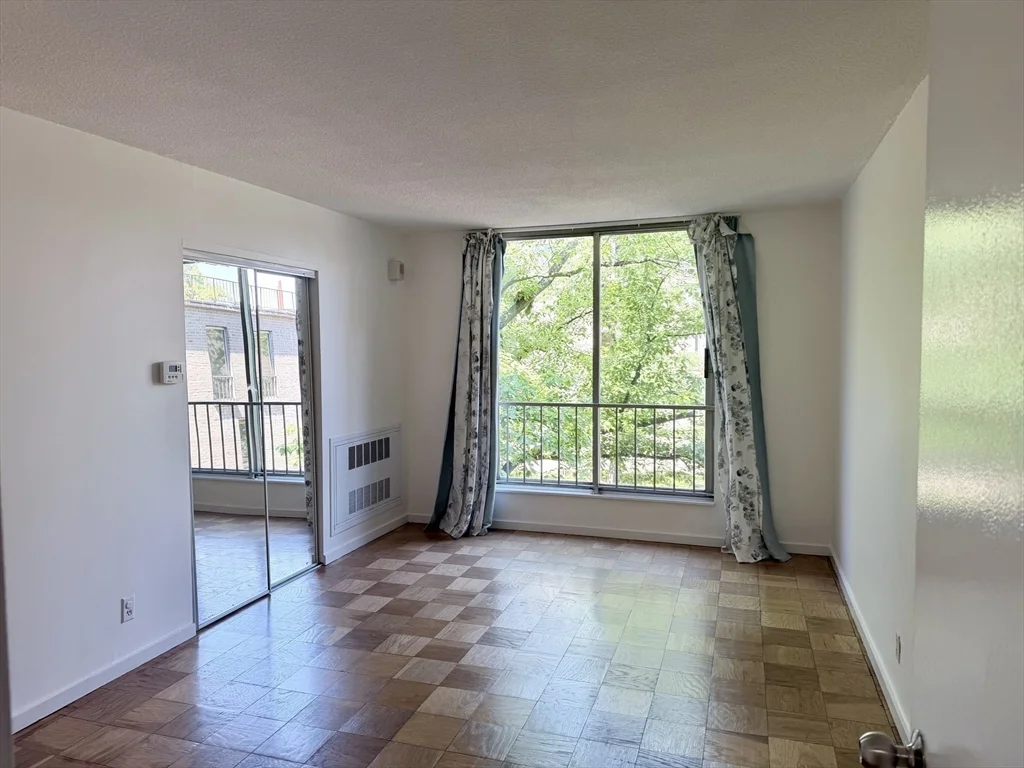 2 bed, 2 bath apartment for rent at 99 Pond Unit 422, Brookline Village — photo 6 of 14