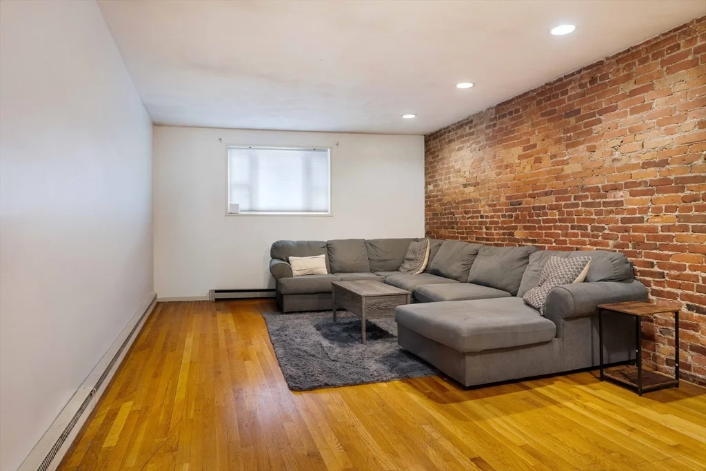 2 bed, 1 bath apartment for rent at 99 Prince St Unit 1, North End — photo 2 of 12