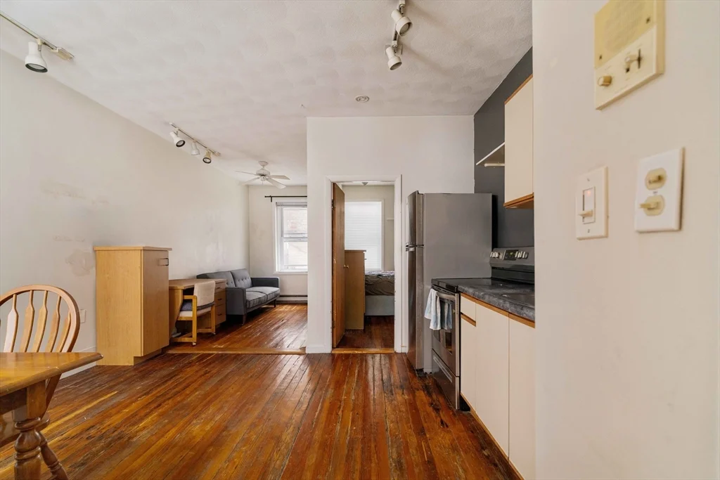 1 bed, 1 bath apartment for rent at 99 Prince St Unit 3, North End — photo 2 of 12