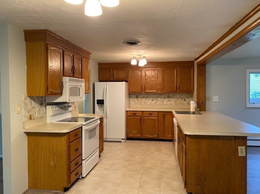 4 bed, 2 bath apartment for rent at 99 School St Unit 0, Avon — photo 5 of 14
