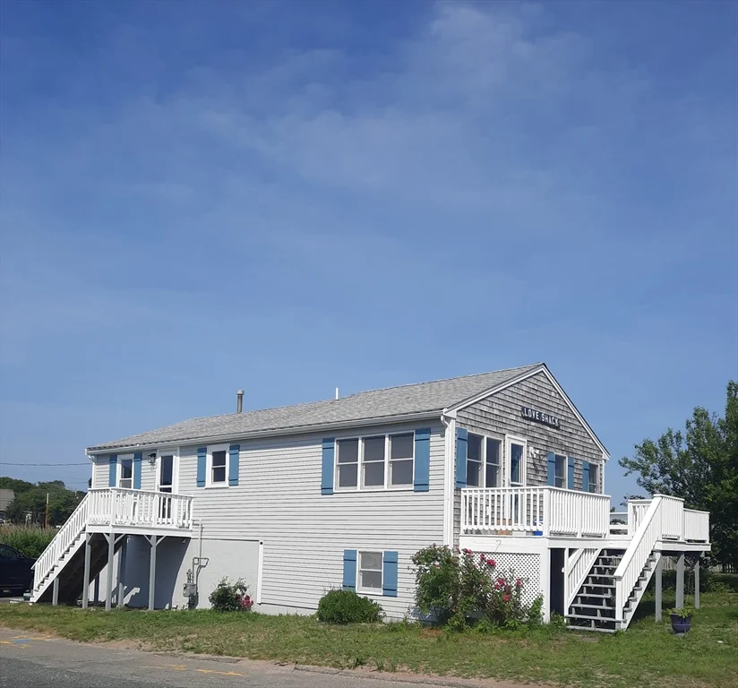 3 bed, 2 bath apartment for rent at 99 Scituate Ave Unit 99, Scituate — photo 2 of 11