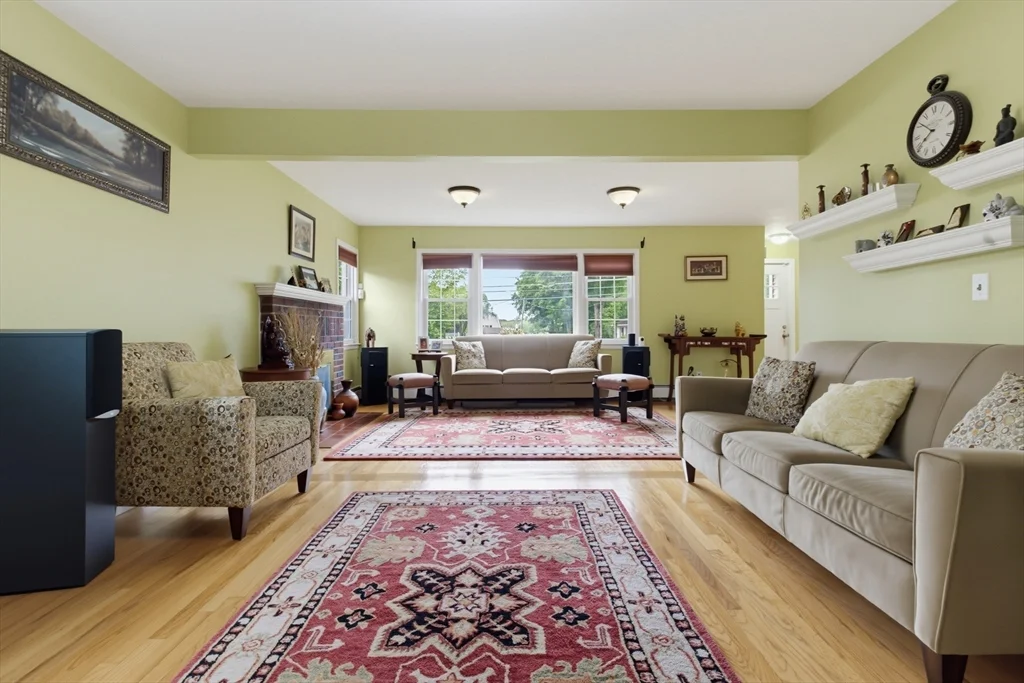 4 bed, 3 bath apartment for rent at 99 South St, Westborough — photo 3 of 30