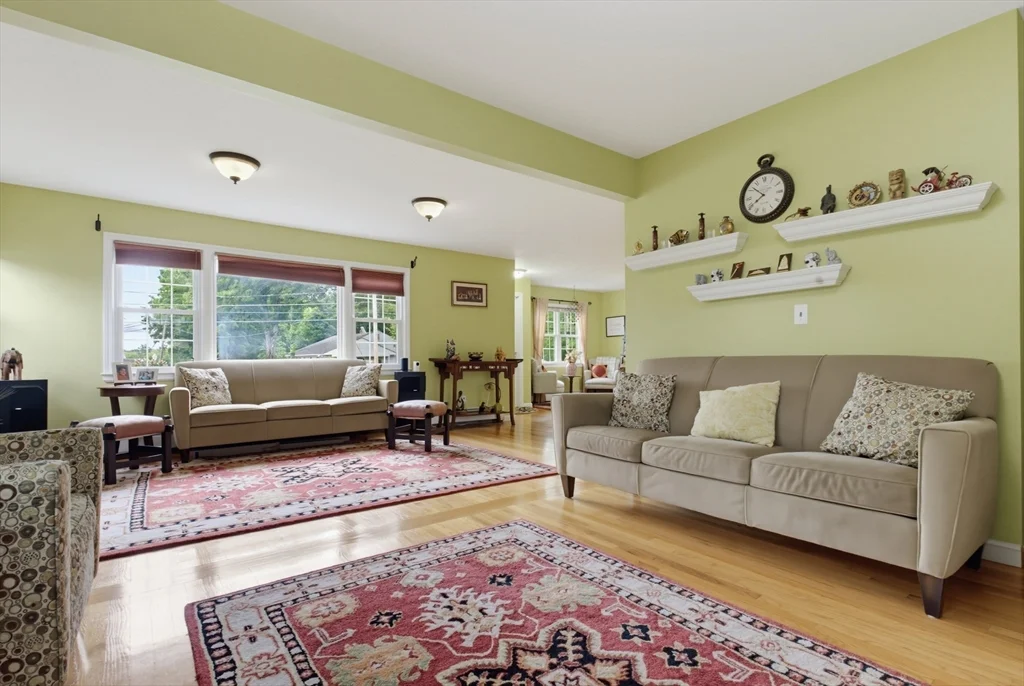 4 bed, 3 bath apartment for rent at 99 South St, Westborough — photo 4 of 30