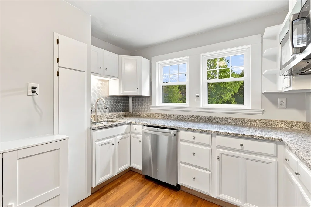 2 bed, 1 bath apartment for rent at 99 Thorndike St Unit 1, Arlington — photo 11 of 31