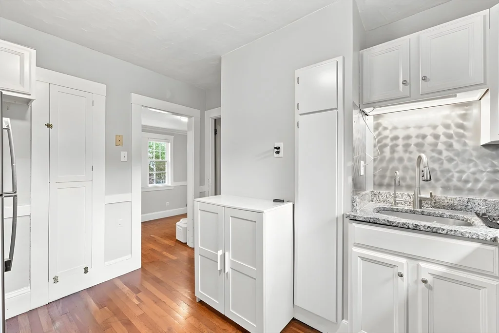 2 bed, 1 bath apartment for rent at 99 Thorndike St Unit 1, Arlington — photo 9 of 31