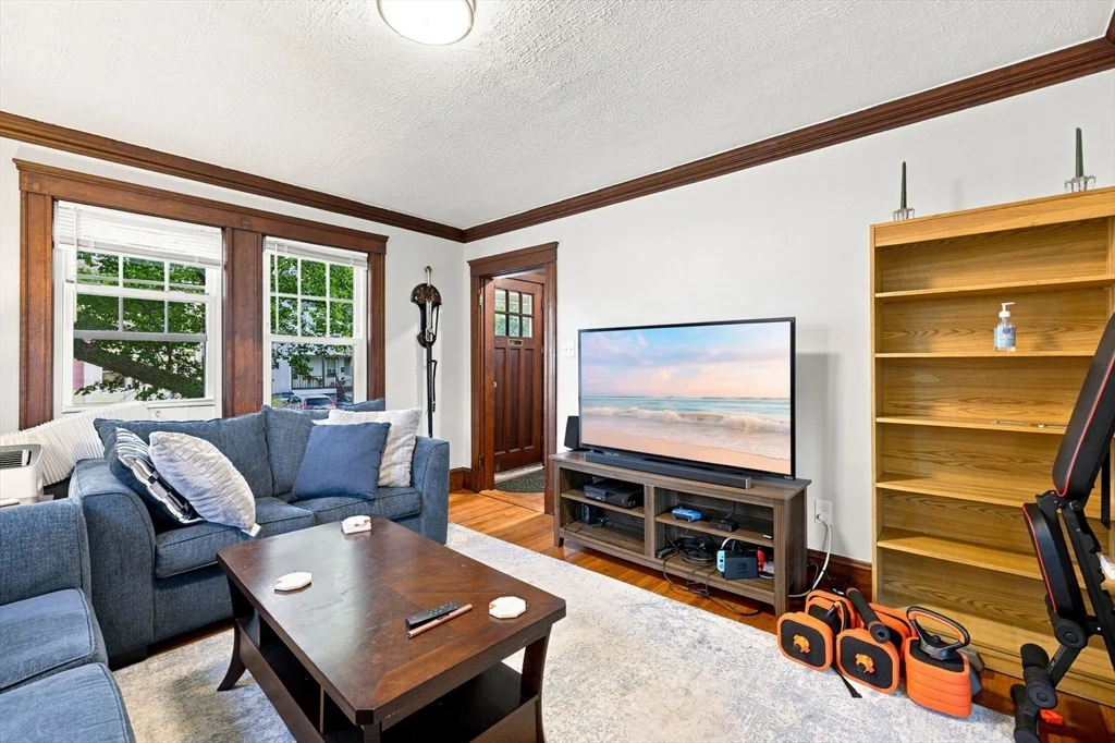 2 bed, 1 bath apartment for rent at 99 Thorndike St Unit 1, Arlington — photo 3 of 31