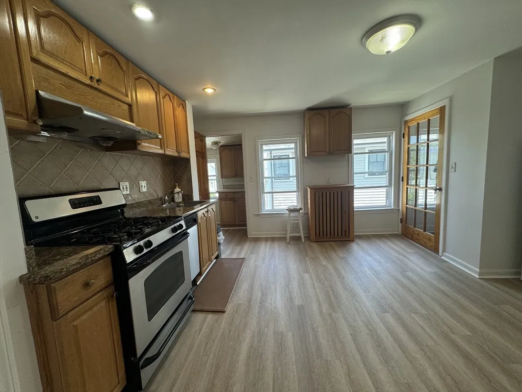 3 bed, 2 bath apartment for rent at 99 Union St Unit 99, Brighton — photo 2 of 24