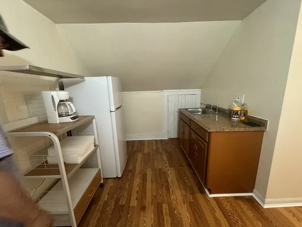 3 bed, 2 bath apartment for rent at 99 Union St Unit 99, Brighton — photo 17 of 24