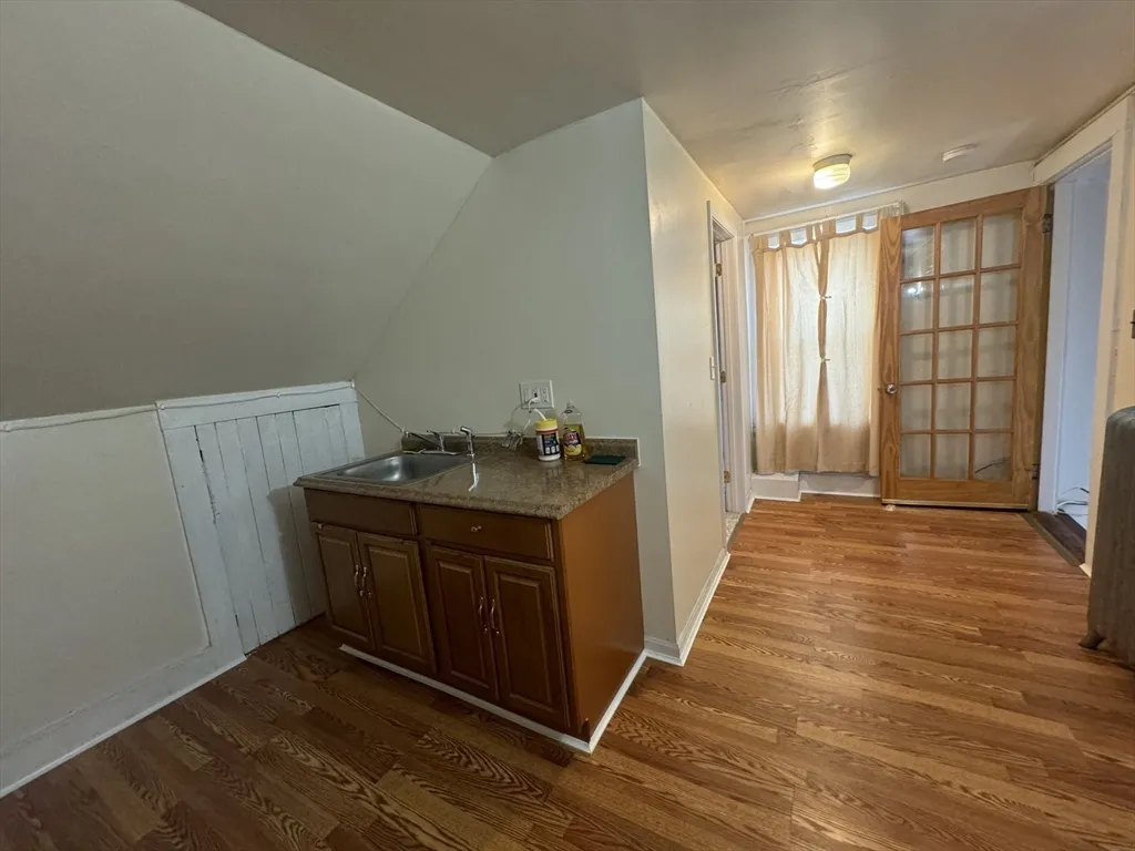 3 bed, 2 bath apartment for rent at 99 Union St Unit 99, Brighton — photo 16 of 24