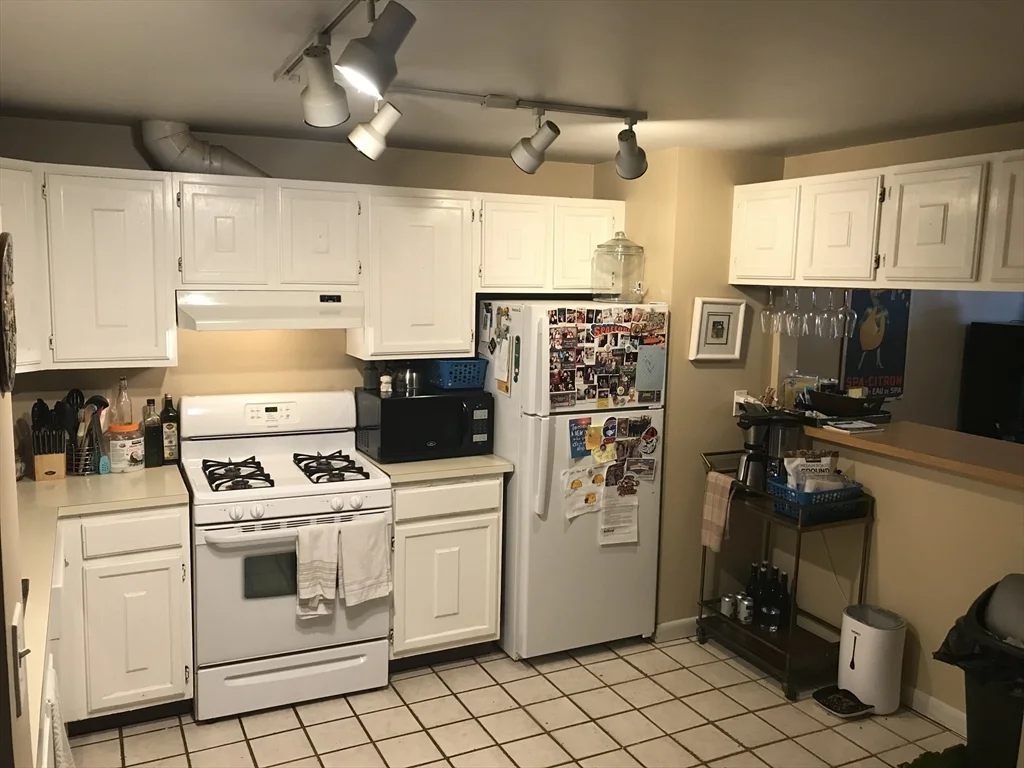 2 bed, 1 bath apartment for rent at 99 W 4th St Unit 1B, South Boston — photo 6 of 16
