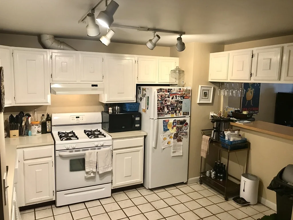 2 bed, 1 bath apartment for rent at 99 W 4th St Unit 1B, South Boston — photo 7 of 16