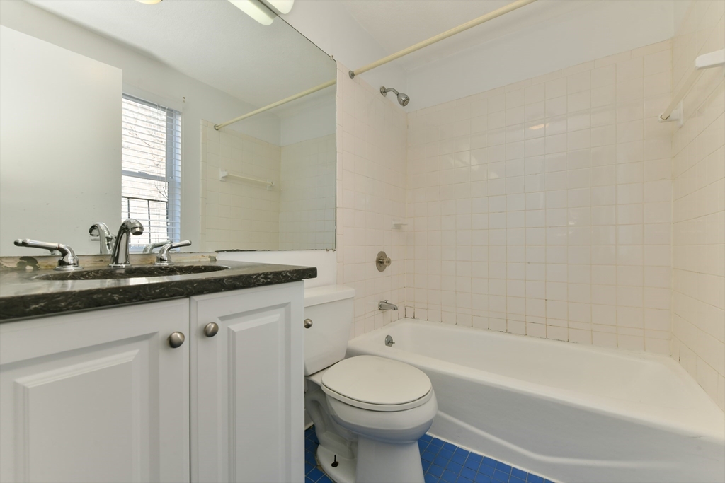 1 bed, 1 bath apartment for rent at 99 W Springfield St Unit 4, South End — photo 8 of 11