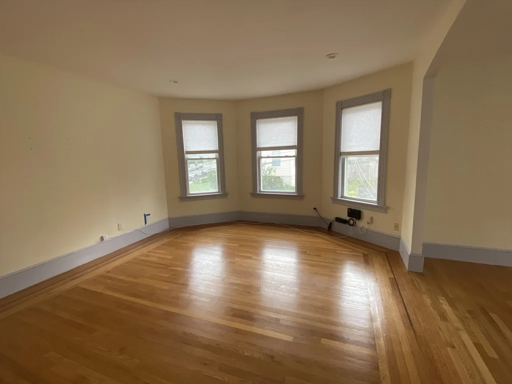 4 bed, 2 bath apartment for rent at 99 Walnut St Unit 2-2, Malden — photo 6 of 13